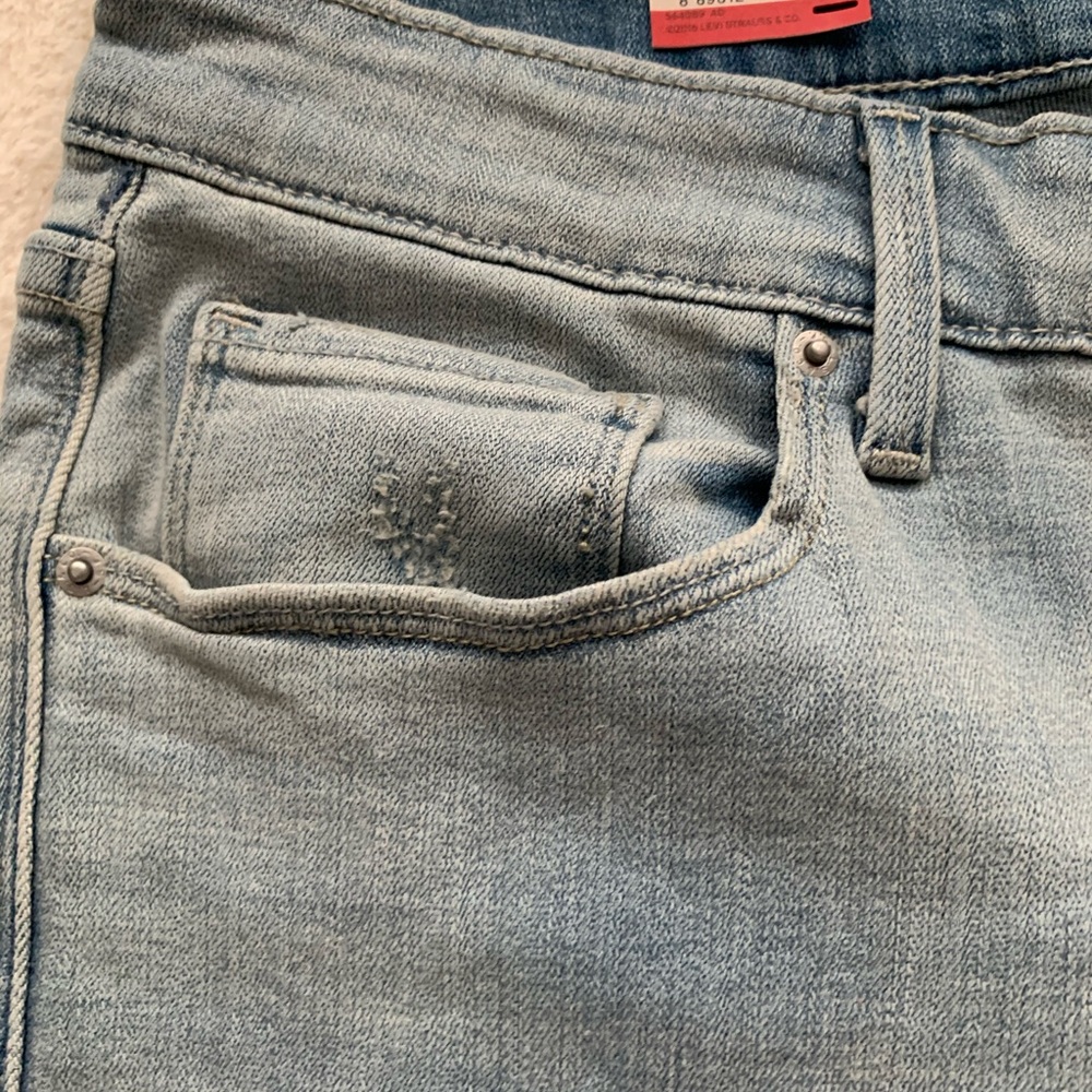 Levi’s Mid Rise Skinny - Picture 4 of 6